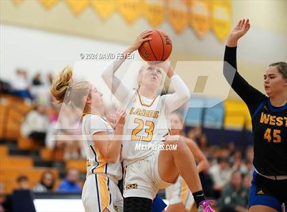 Thumbnail 1 in New Berlin West @ Kettle Moraine photogallery.