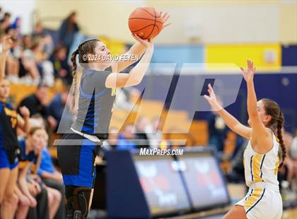 Thumbnail 2 in New Berlin West @ Kettle Moraine photogallery.