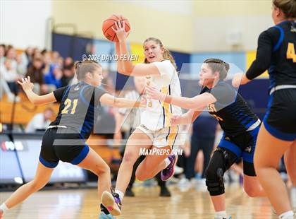 Thumbnail 1 in New Berlin West @ Kettle Moraine photogallery.