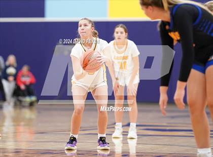 Thumbnail 3 in New Berlin West @ Kettle Moraine photogallery.