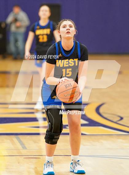 Thumbnail 1 in New Berlin West @ Kettle Moraine photogallery.