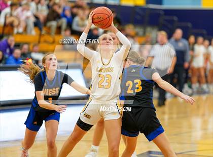 Thumbnail 3 in New Berlin West @ Kettle Moraine photogallery.