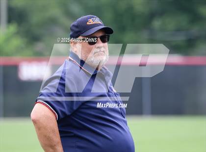 Thumbnail 3 in Mascoutah vs Triad (IHSA 3A Sectional) photogallery.