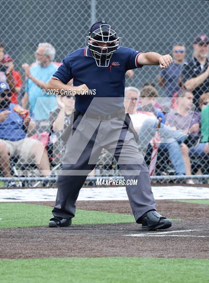 Thumbnail 3 in Mascoutah vs Triad (IHSA 3A Sectional) photogallery.