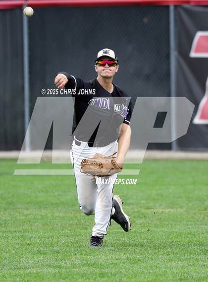 Thumbnail 2 in Mascoutah vs Triad (IHSA 3A Sectional) photogallery.