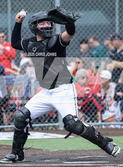 Thumbnail 2 in Mascoutah vs Triad (IHSA 3A Sectional) photogallery.