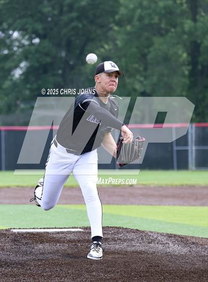 Thumbnail 2 in Mascoutah vs Triad (IHSA 3A Sectional) photogallery.