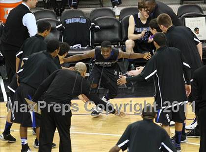 Thumbnail 1 in Salesian vs. Windward (CIF State D4 Final) photogallery.