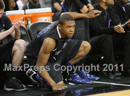 Thumbnail 3 in Salesian vs. Windward (CIF State D4 Final) photogallery.