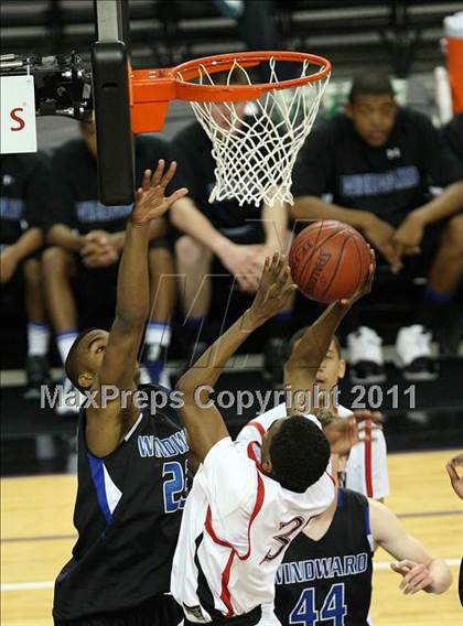 Thumbnail 2 in Salesian vs. Windward (CIF State D4 Final) photogallery.