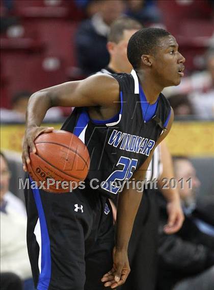 Thumbnail 3 in Salesian vs. Windward (CIF State D4 Final) photogallery.