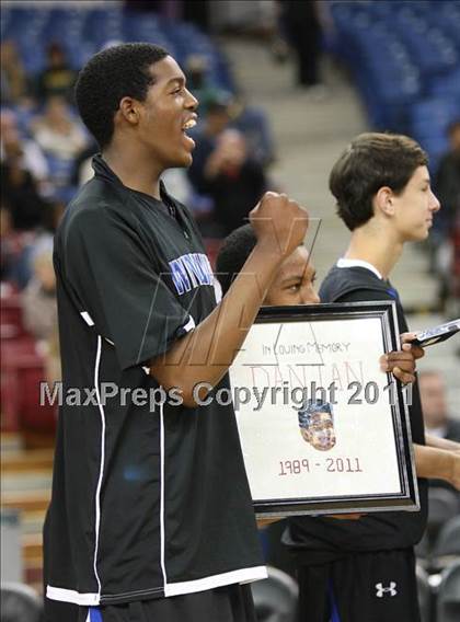 Thumbnail 2 in Salesian vs. Windward (CIF State D4 Final) photogallery.