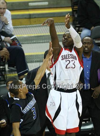 Thumbnail 2 in Salesian vs. Windward (CIF State D4 Final) photogallery.