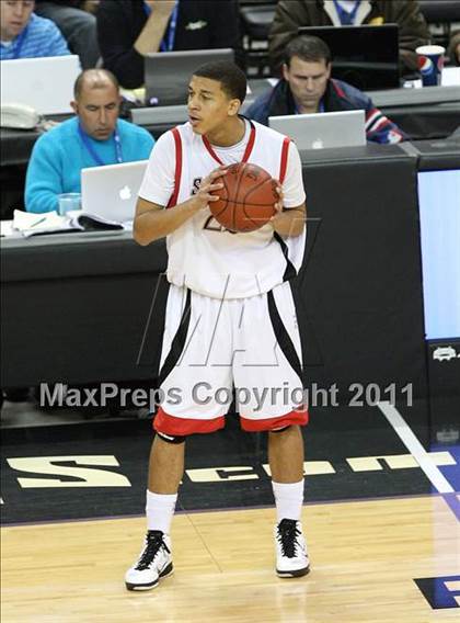 Thumbnail 1 in Salesian vs. Windward (CIF State D4 Final) photogallery.