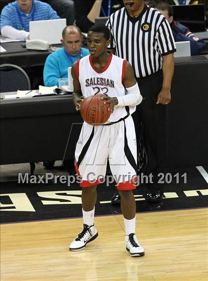 Thumbnail 2 in Salesian vs. Windward (CIF State D4 Final) photogallery.