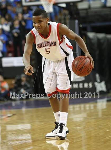 Thumbnail 3 in Salesian vs. Windward (CIF State D4 Final) photogallery.