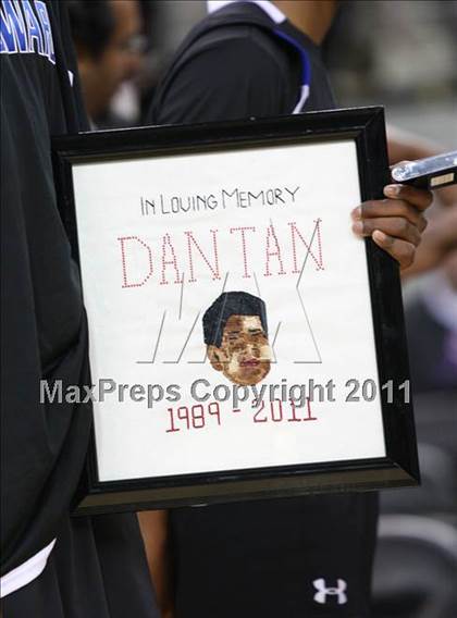 Thumbnail 3 in Salesian vs. Windward (CIF State D4 Final) photogallery.