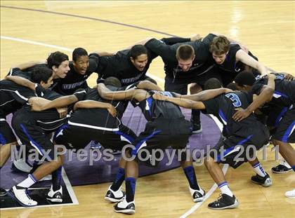 Thumbnail 2 in Salesian vs. Windward (CIF State D4 Final) photogallery.