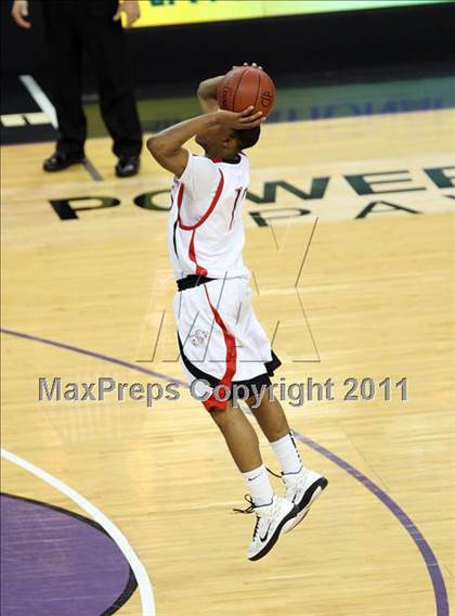 Thumbnail 1 in Salesian vs. Windward (CIF State D4 Final) photogallery.