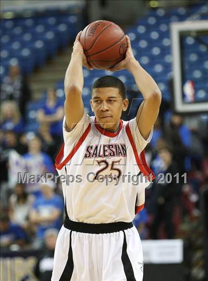 Thumbnail 1 in Salesian vs. Windward (CIF State D4 Final) photogallery.