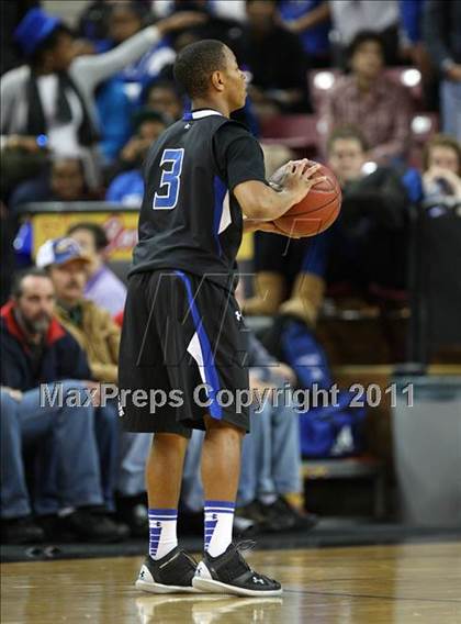 Thumbnail 3 in Salesian vs. Windward (CIF State D4 Final) photogallery.