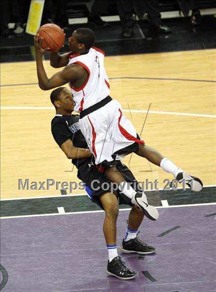 Thumbnail 1 in Salesian vs. Windward (CIF State D4 Final) photogallery.