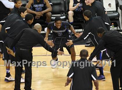 Thumbnail 3 in Salesian vs. Windward (CIF State D4 Final) photogallery.