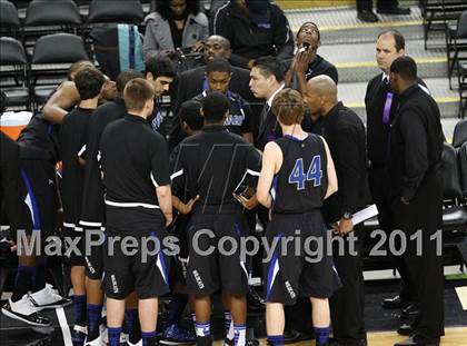 Thumbnail 1 in Salesian vs. Windward (CIF State D4 Final) photogallery.