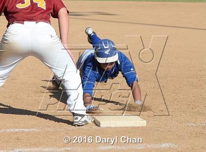Thumbnail 3 in Arcadia vs. Burbank photogallery.