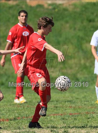 Thumbnail 2 in Knoxville Catholic vs Germantown (Bearden Invitational) photogallery.