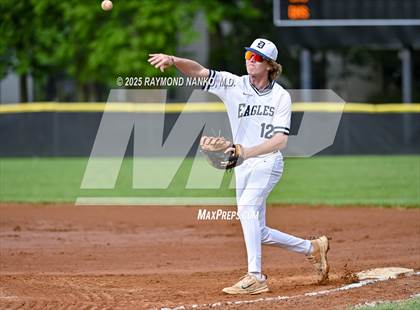 Thumbnail 1 in Connersville vs. Delta (IHSAA 3A Section 24 Round 1) photogallery.