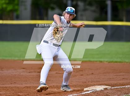 Thumbnail 2 in Connersville vs. Delta (IHSAA 3A Section 24 Round 1) photogallery.
