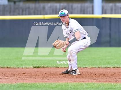 Thumbnail 1 in Connersville vs. Delta (IHSAA 3A Section 24 Round 1) photogallery.
