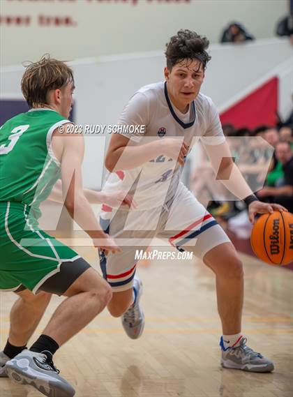 Thumbnail 3 in Montgomery vs. St. Mary's (Torrey Pines Holiday Classic) photogallery.