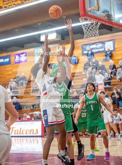Thumbnail 2 in Montgomery vs. St. Mary's (Torrey Pines Holiday Classic) photogallery.