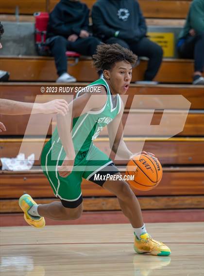 Thumbnail 2 in Montgomery vs. St. Mary's (Torrey Pines Holiday Classic) photogallery.