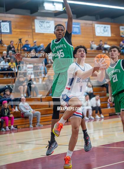 Thumbnail 2 in Montgomery vs. St. Mary's (Torrey Pines Holiday Classic) photogallery.