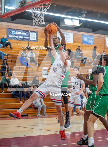 Thumbnail 2 in Montgomery vs. St. Mary's (Torrey Pines Holiday Classic) photogallery.