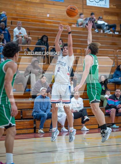 Thumbnail 3 in Montgomery vs. St. Mary's (Torrey Pines Holiday Classic) photogallery.