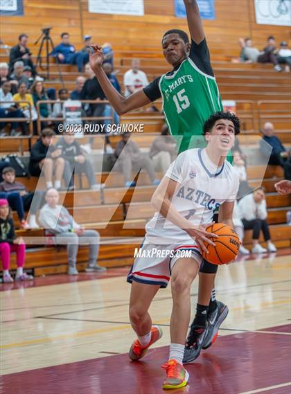 Thumbnail 3 in Montgomery vs. St. Mary's (Torrey Pines Holiday Classic) photogallery.