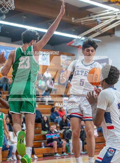 Thumbnail 3 in Montgomery vs. St. Mary's (Torrey Pines Holiday Classic) photogallery.