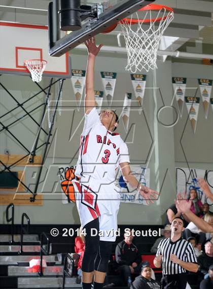 Thumbnail 3 in River City vs. Ripon (Ram Jam Winter Classic) photogallery.