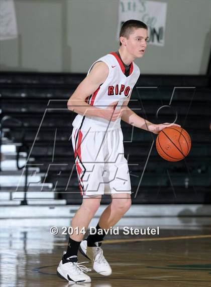 Thumbnail 3 in River City vs. Ripon (Ram Jam Winter Classic) photogallery.