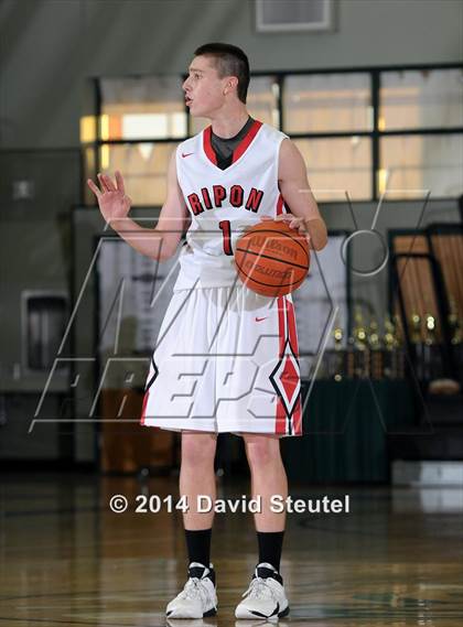 Thumbnail 2 in River City vs. Ripon (Ram Jam Winter Classic) photogallery.