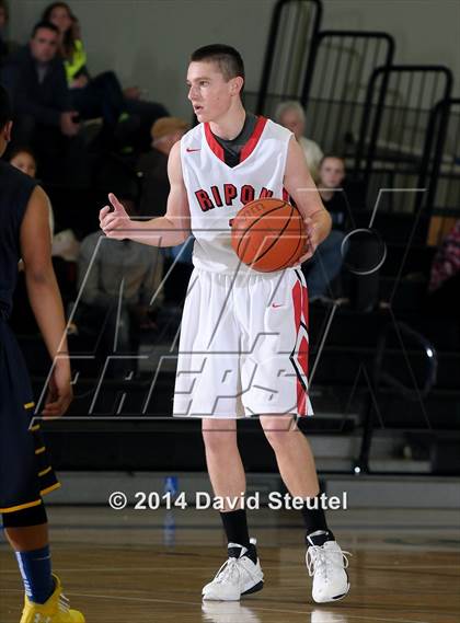Thumbnail 3 in River City vs. Ripon (Ram Jam Winter Classic) photogallery.