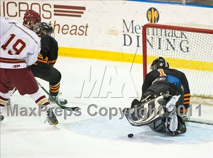 Thumbnail 2 in Woburn vs Boston College High (MIAA Super 8 Round Robin) photogallery.