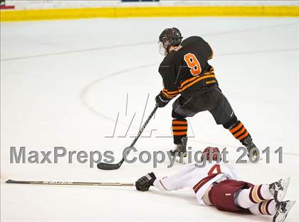 Thumbnail 3 in Woburn vs Boston College High (MIAA Super 8 Round Robin) photogallery.