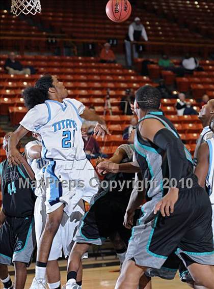 Thumbnail 3 in Sheldon vs. Burbank (CIF SJS D1 Playoffs) photogallery.