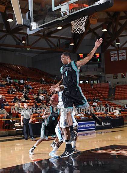 Thumbnail 3 in Sheldon vs. Burbank (CIF SJS D1 Playoffs) photogallery.