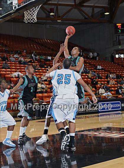 Thumbnail 2 in Sheldon vs. Burbank (CIF SJS D1 Playoffs) photogallery.